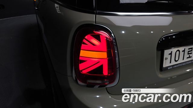 Mini Cooper 2020 — photo 9