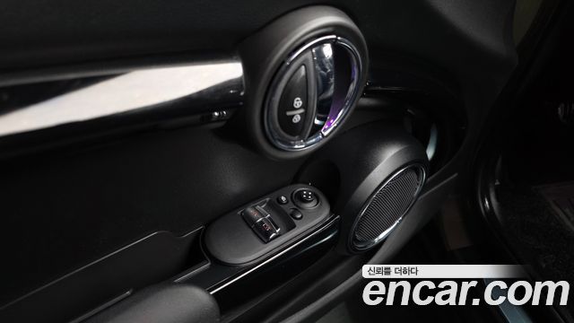 Mini Cooper 2020 — photo 16