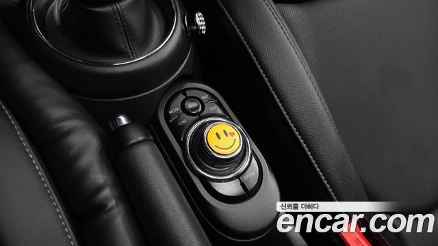 Mini Cooper 2020 — photo 27