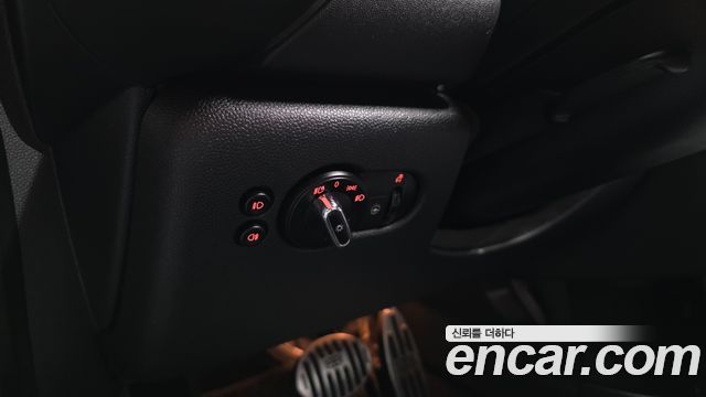 Mini Cooper 2020 — photo 29
