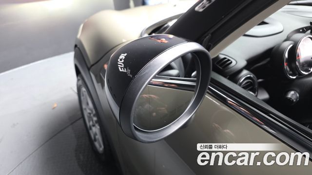 Mini Cooper 2020 — photo 37