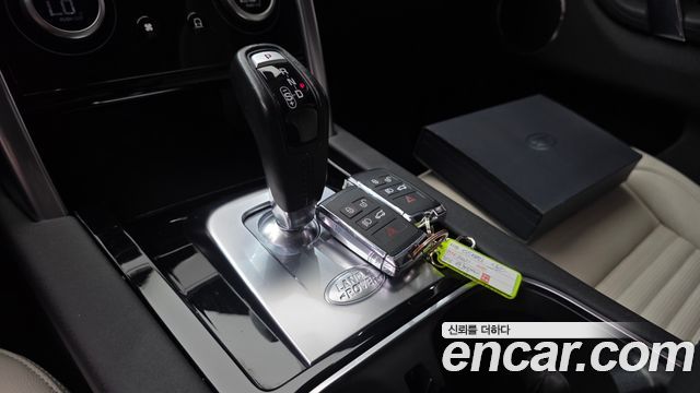 Land Rover Discovery Sport 2022 — photo 12