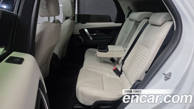 Land Rover Discovery Sport 2022 — photo 18