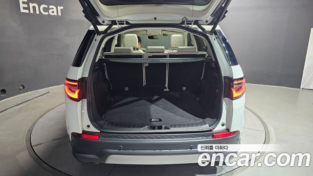 Land Rover Discovery Sport 2022 — photo 30