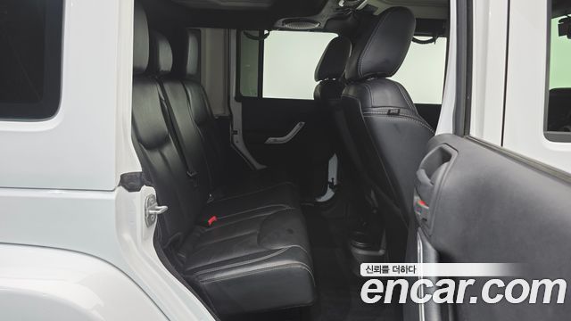 Jeep Wrangler 2014 — photo 11