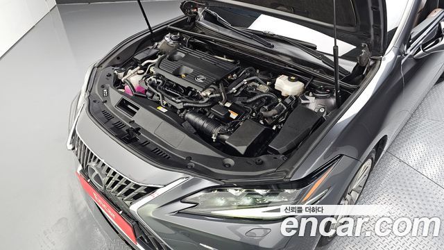 Lexus ES 2023 — photo 6