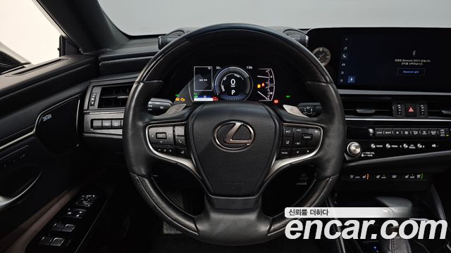 Lexus ES 2023 — photo 13