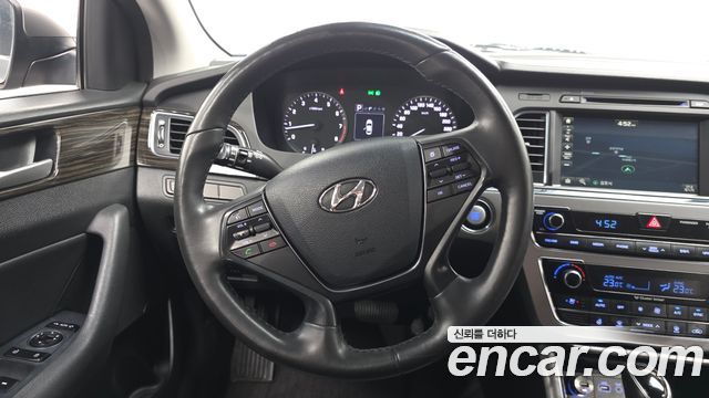 Hyundai Sonata 2017 — photo 18