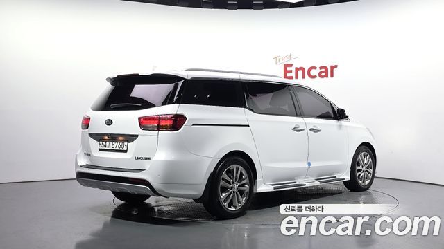 Kia Canival 2018 — photo 2