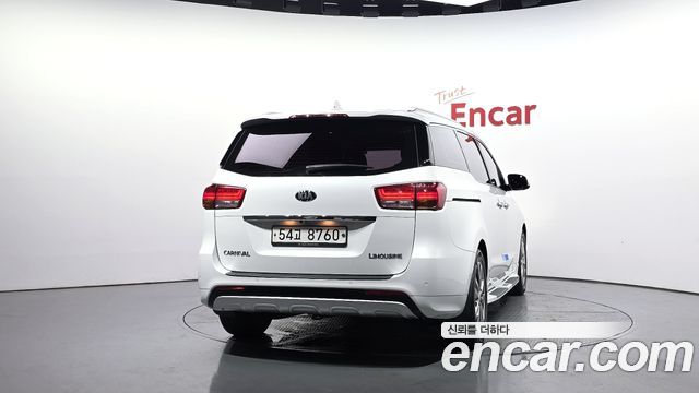 Kia Canival 2018 — photo 4