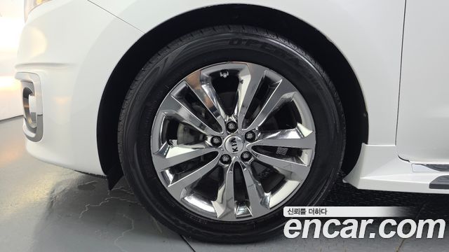 Kia Canival 2018 — photo 5