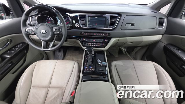 Kia Canival 2018 — photo 10