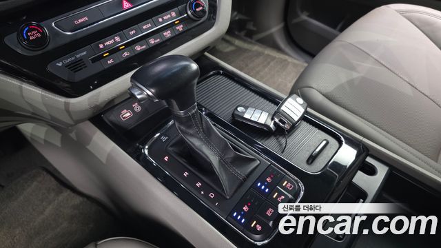 Kia Canival 2018 — photo 12