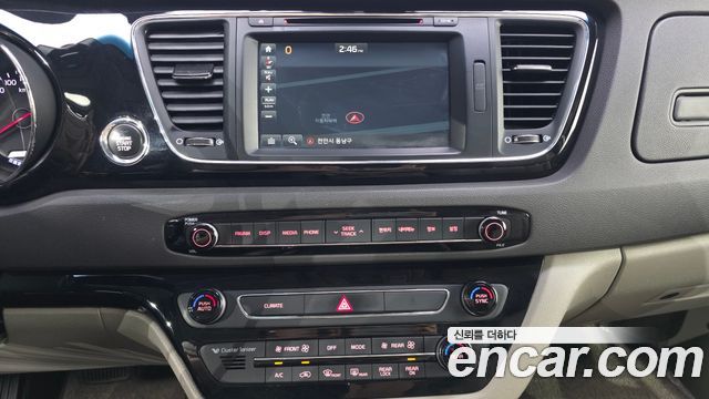 Kia Canival 2018 — photo 20