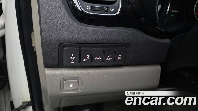 Kia Canival 2018 — photo 28