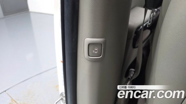 Kia Canival 2018 — photo 31
