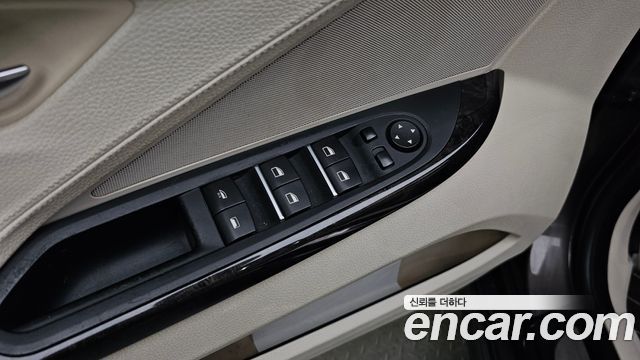 BMW 6-Series 2013 — photo 22
