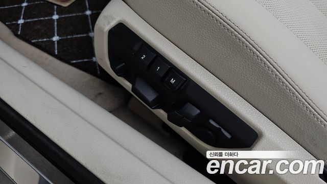 BMW 6-Series 2013 — photo 24