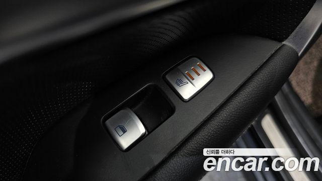 Genesis G70 2019 — photo 19