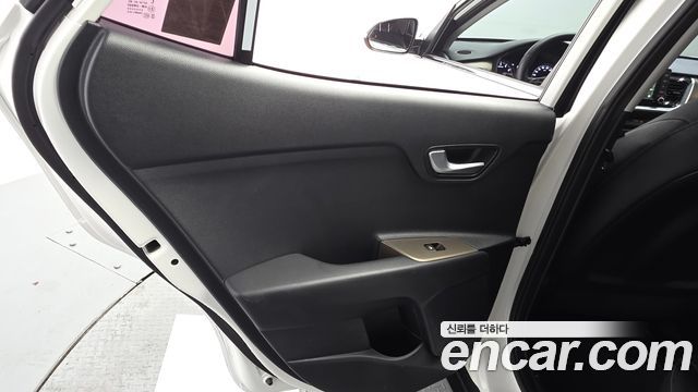 Kia Stonic 2019 — photo 15