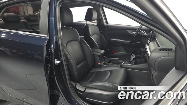 Kia K3 2021 — photo 16
