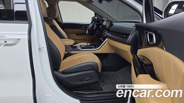 Kia Canival 2023 — photo 17