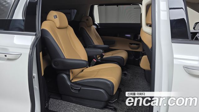 Kia Canival 2023 — photo 18