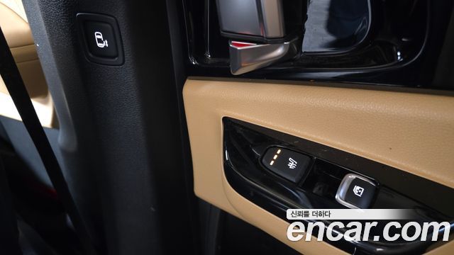 Kia Canival 2023 — photo 24