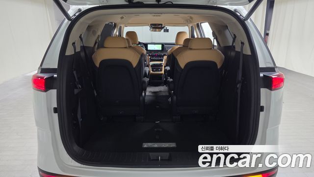 Kia Canival 2023 — photo 26