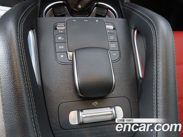 Mercedes-Benz GLE-Class 2023 — photo 13