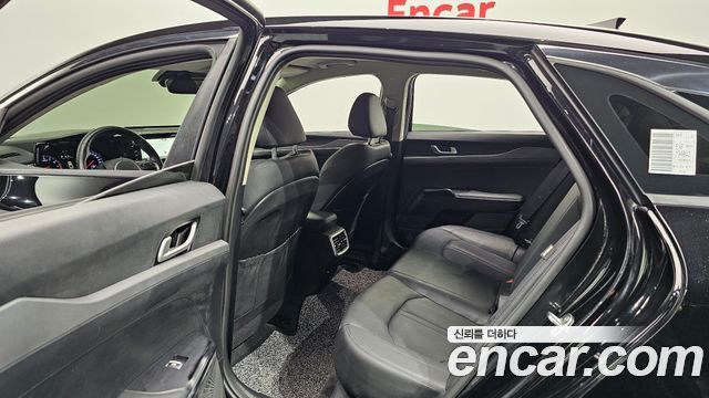 Kia K5 2022 — photo 11