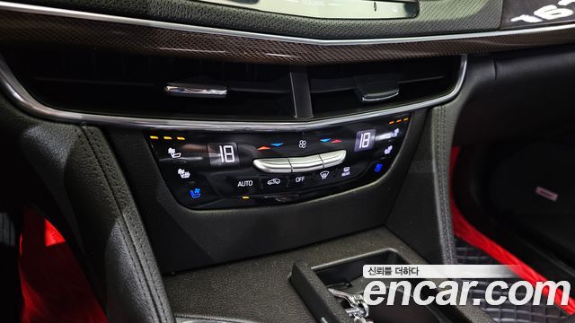 Cadillac CT6 2018 — photo 28