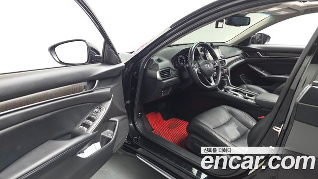 Honda Accord 2018 — photo 13