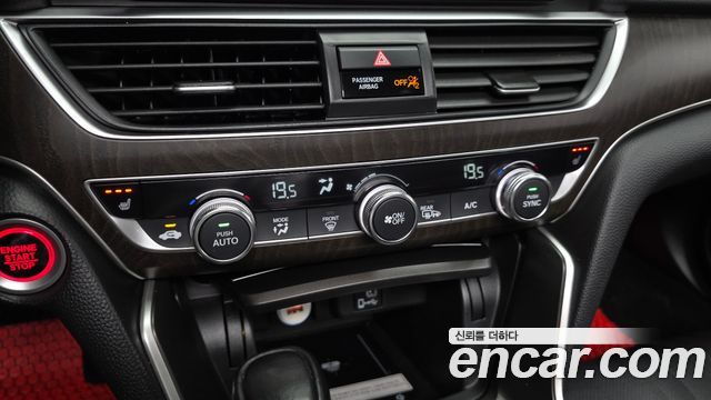 Honda Accord 2018 — photo 23