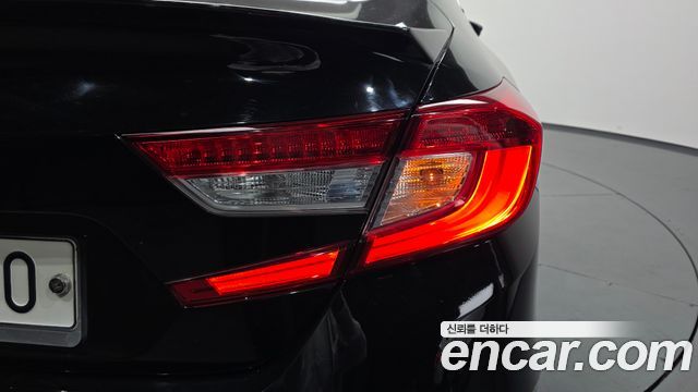 Honda Accord 2018 — photo 9