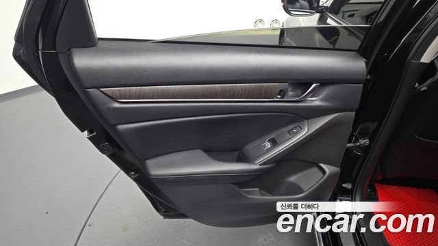 Honda Accord 2018 — photo 14