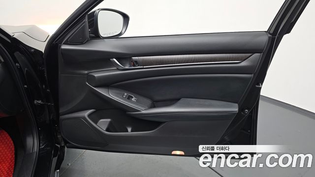 Honda Accord 2018 — photo 15