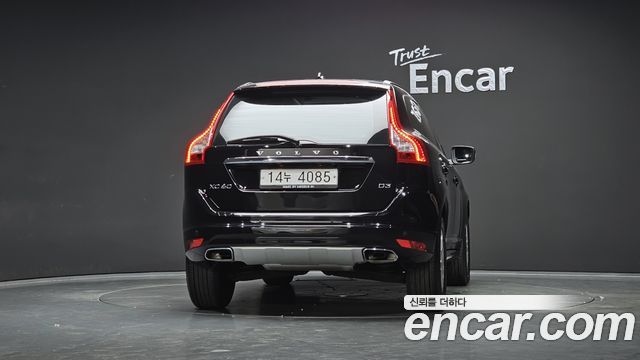 Volvo XC60 2017 — photo 4