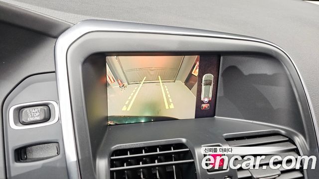 Volvo XC60 2017 — photo 20