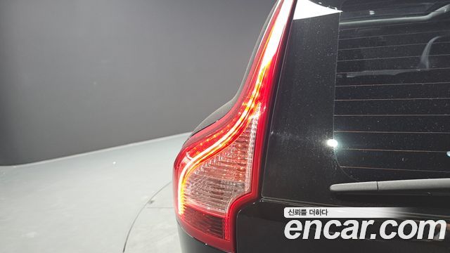 Volvo XC60 2017 — photo 9