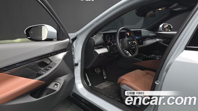 BMW 5-Series 2024 — photo 13