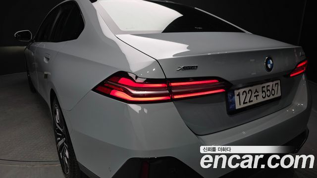 BMW 5-Series 2024 — photo 9