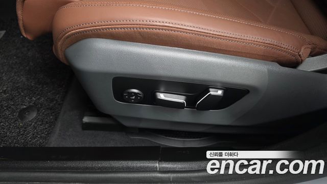 BMW 5-Series 2024 — photo 30