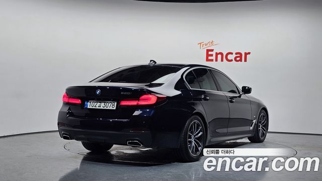 BMW 5-Series 2022 — photo 2