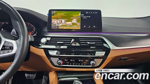 BMW 5-Series 2022 — photo 19