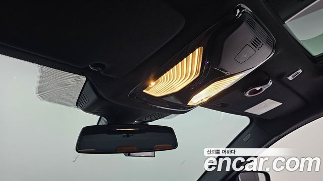 BMW 5-Series 2022 — photo 21