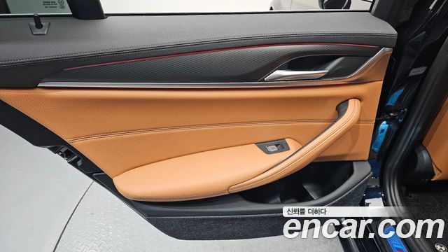 BMW 5-Series 2022 — photo 15