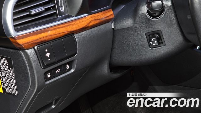Kia K7 2016 — photo 13