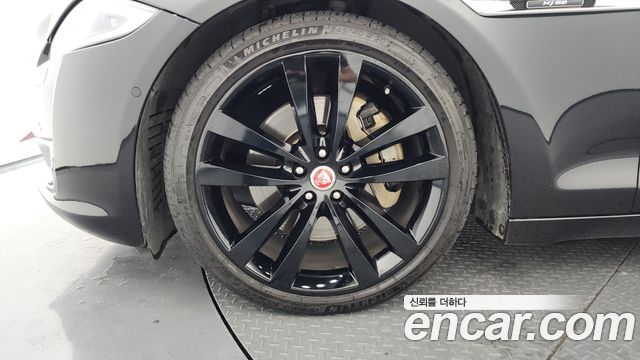 Jaguar XJ 2019 — photo 5