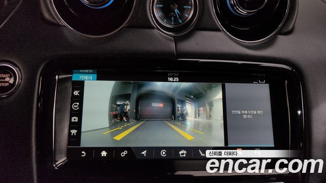Jaguar XJ 2019 — photo 21